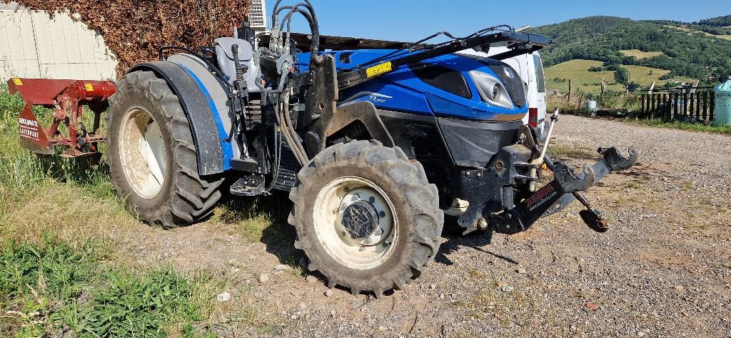 Schmalspurtraktor typu New Holland T4 120F, Gebrauchtmaschine v ST MARTIN EN HAUT (Obrázek 1)