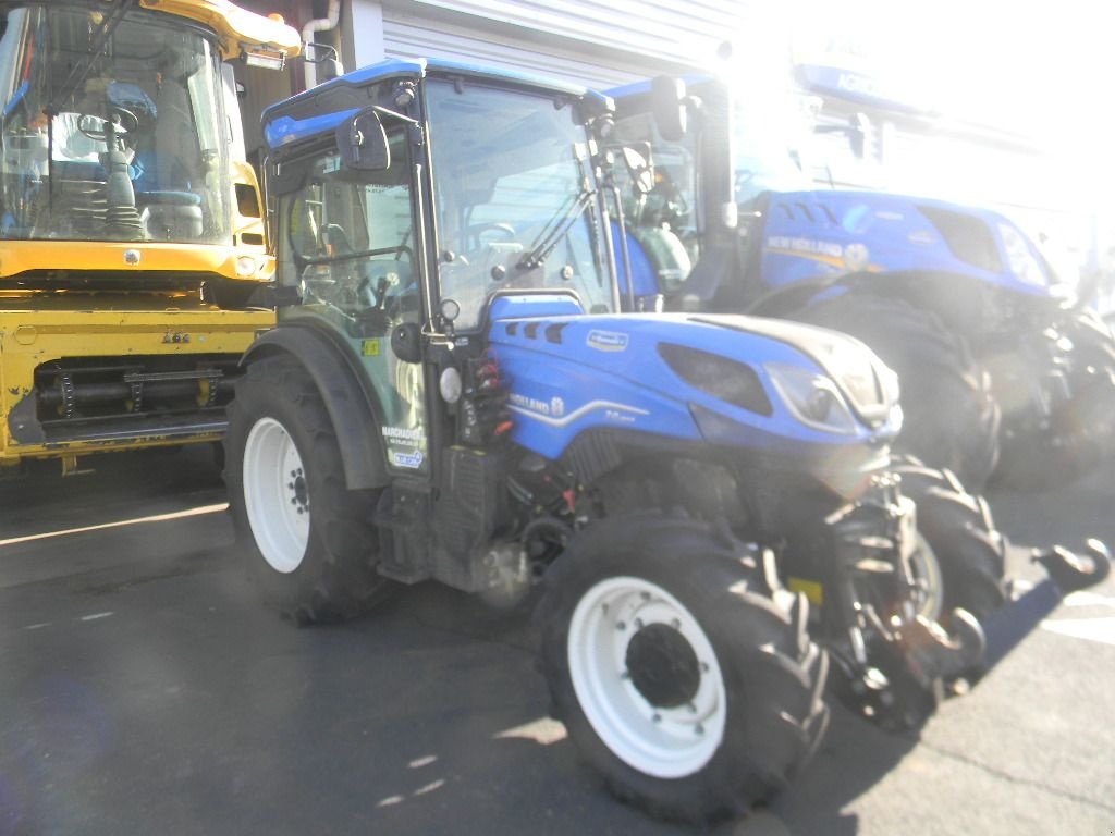 Schmalspurtraktor za tip New Holland T4 120F, Gebrauchtmaschine u ENNEZAT (Slika 2)