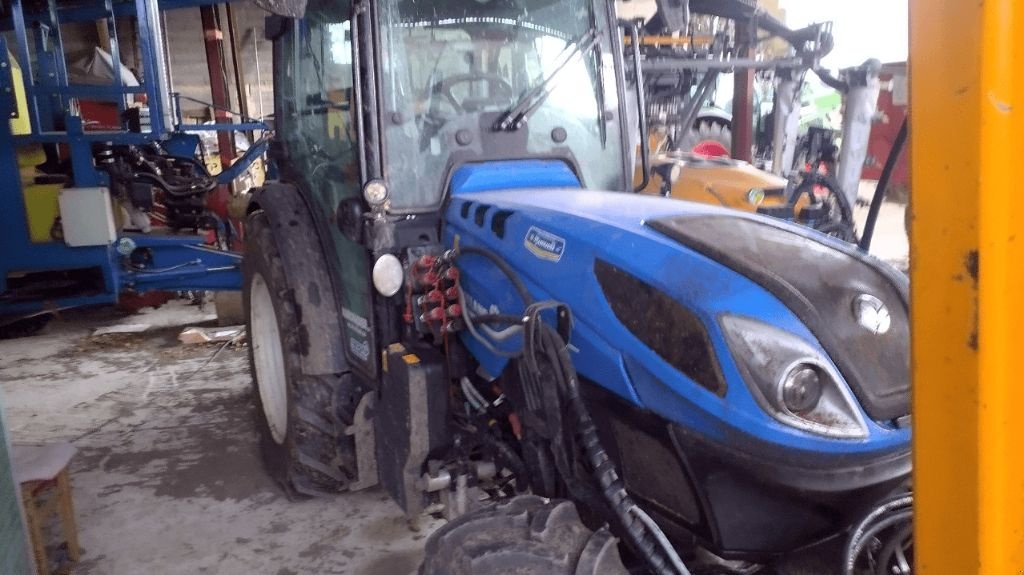 Schmalspurtraktor typu New Holland T4 120F, Gebrauchtmaschine v ENNEZAT (Obrázek 2)
