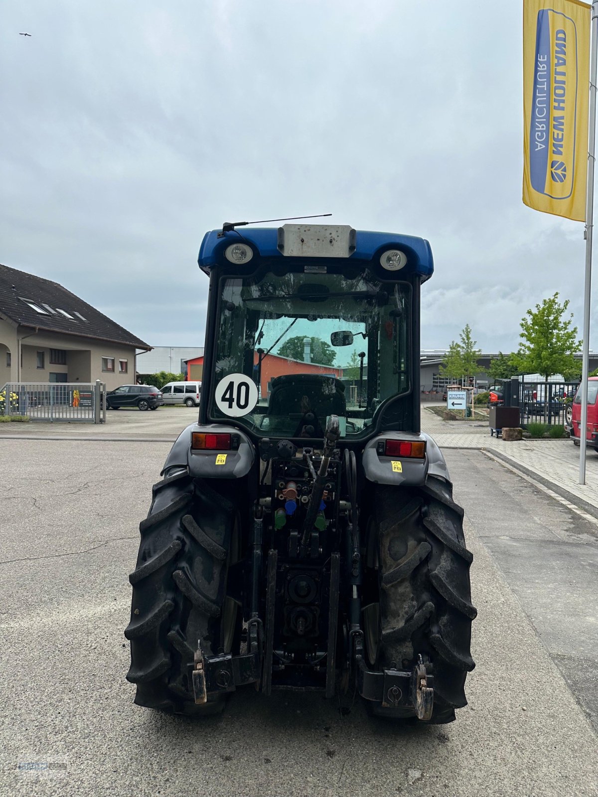 Schmalspurtraktor des Typs New Holland t4030v, Gebrauchtmaschine in Malterdingen (Bild 5)