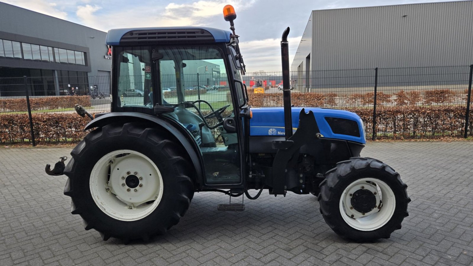 Schmalspurtraktor a típus New Holland T4050F, Gebrauchtmaschine ekkor: Deurne (Kép 2)