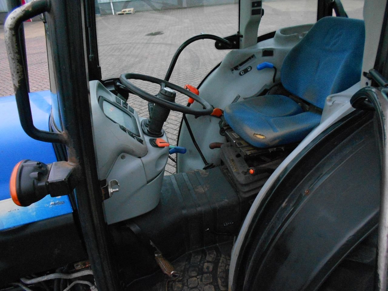 Schmalspurtraktor Türe ait New Holland t4050n, Gebrauchtmaschine içinde Oirschot (resim 7)