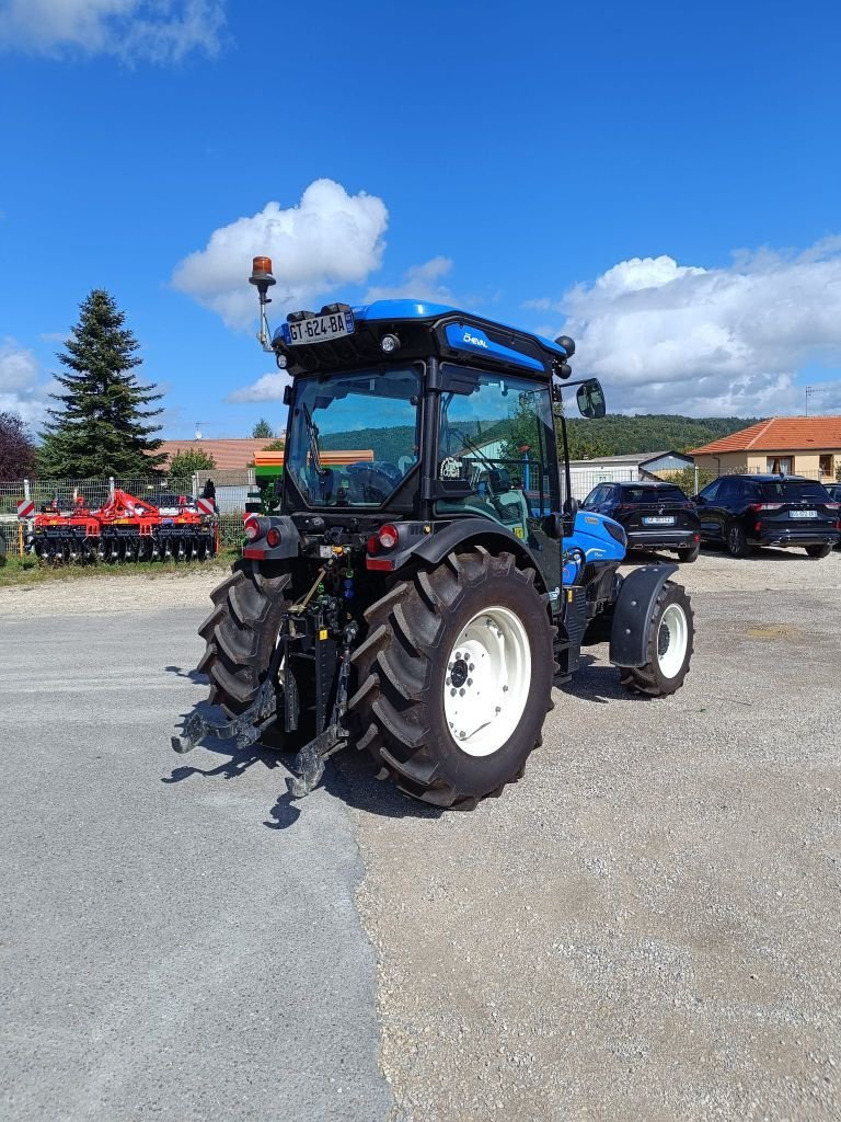 Schmalspurtraktor typu New Holland T4.100 F, Gebrauchtmaschine v Chauvoncourt (Obrázek 4)