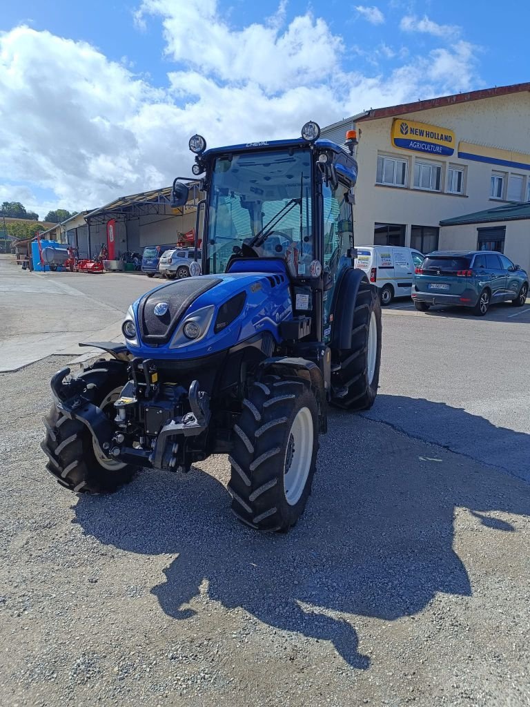 Schmalspurtraktor typu New Holland T4.100 F, Gebrauchtmaschine v Chauvoncourt (Obrázek 1)