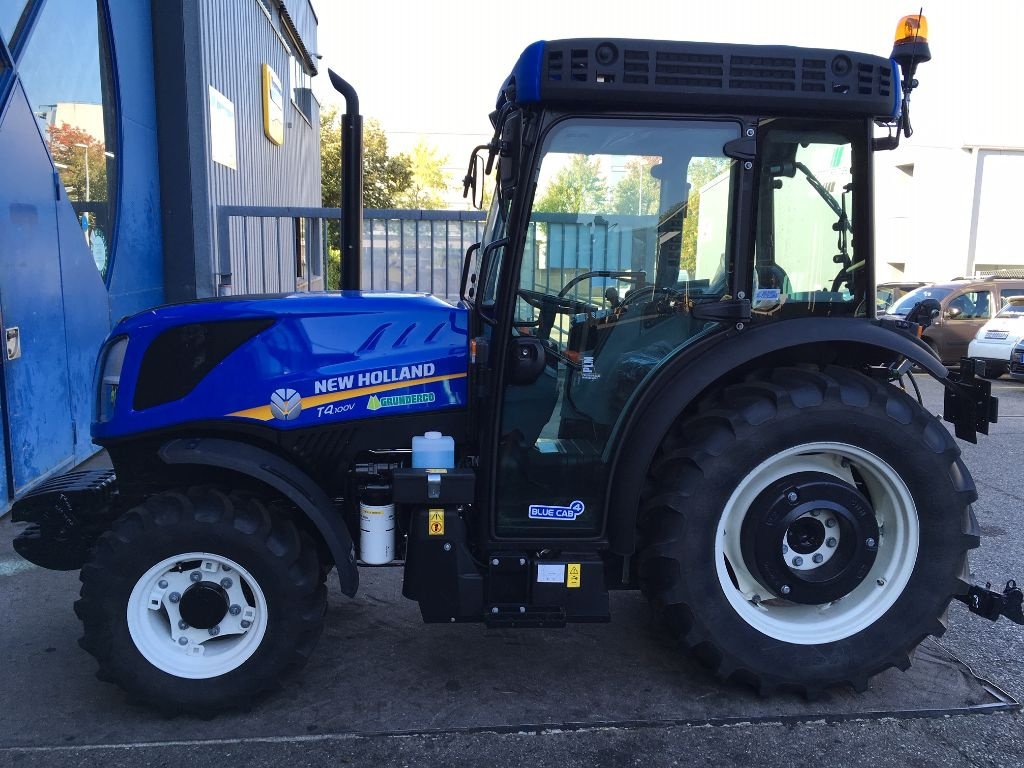 Schmalspurtraktor typu New Holland T4.100V, Gebrauchtmaschine v Aesch (Obrázek 3)