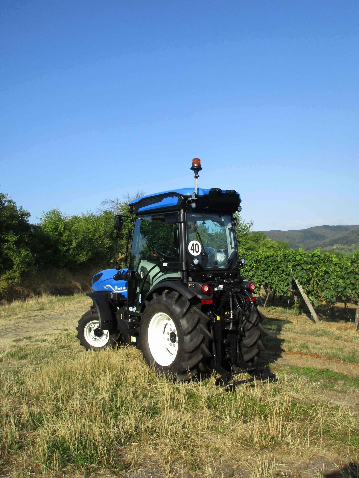 Schmalspurtraktor des Typs New Holland T4.100V, Gebrauchtmaschine in Niederkirchen (Bild 2)