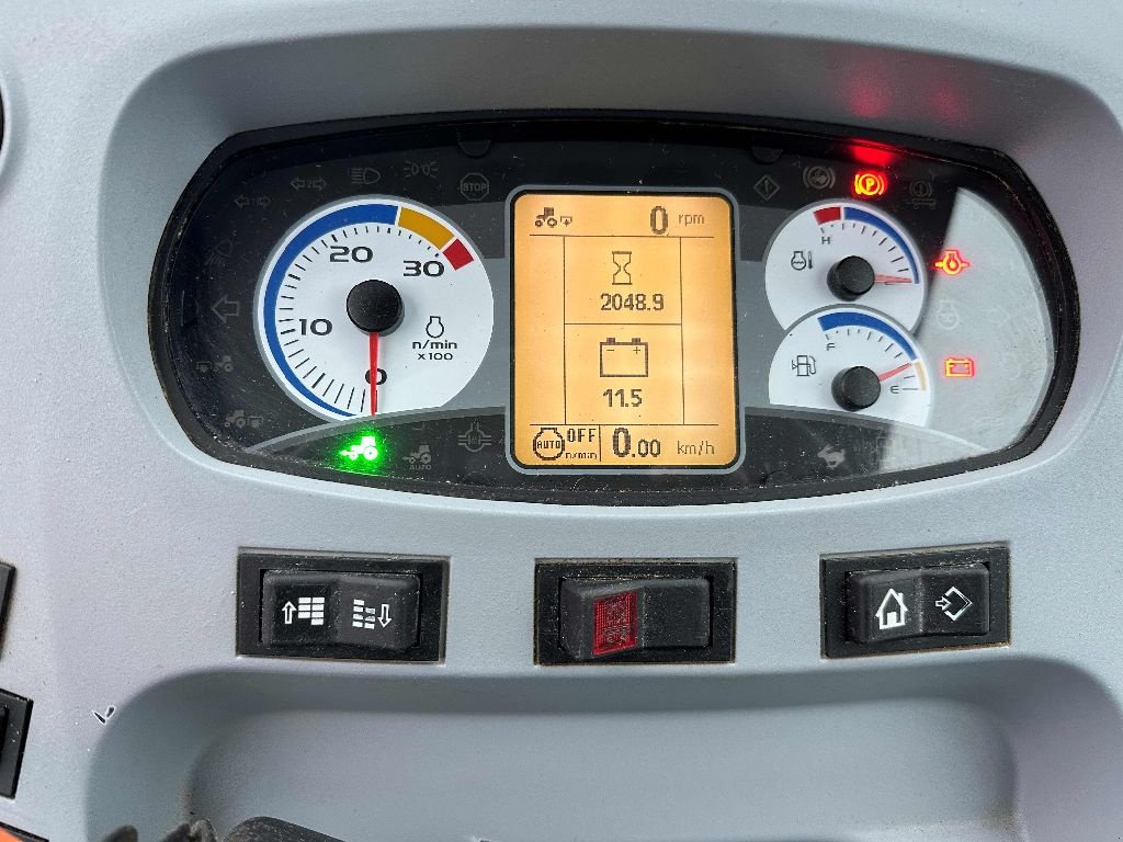 Schmalspurtraktor типа New Holland T4.80V, Gebrauchtmaschine в MORHANGE (Фотография 6)