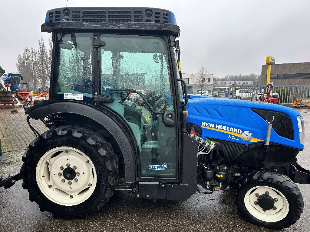 Schmalspurtraktor типа New Holland T4.80V, Gebrauchtmaschine в MORHANGE (Фотография 1)