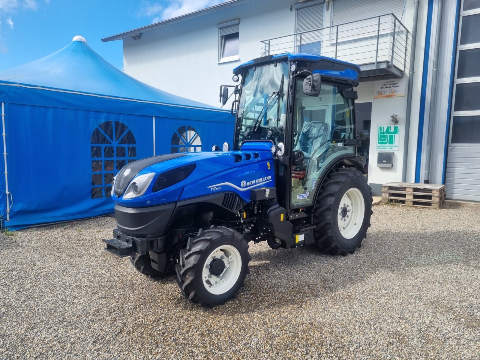 Schmalspurtraktor a típus New Holland T4.80V, Neumaschine ekkor: Sölden (Kép 1)