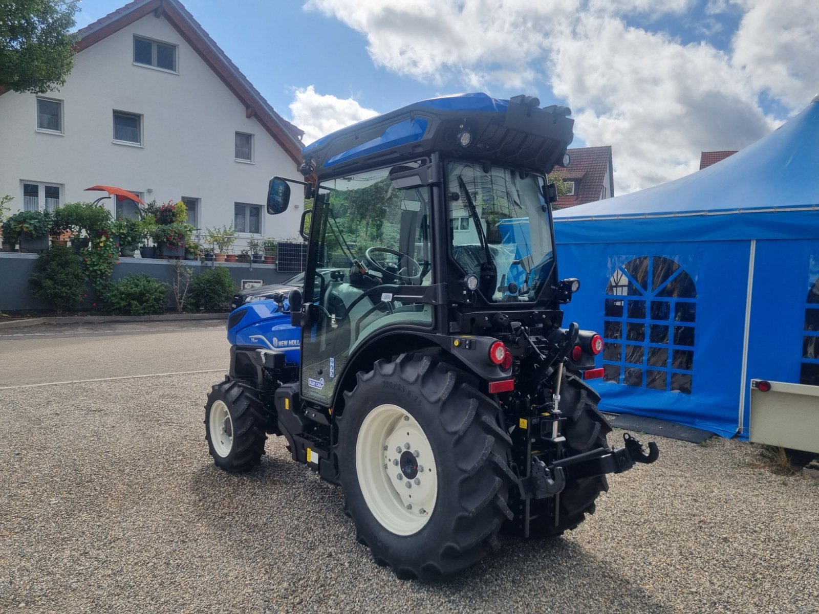 Schmalspurtraktor a típus New Holland T4.80V, Neumaschine ekkor: Sölden (Kép 3)