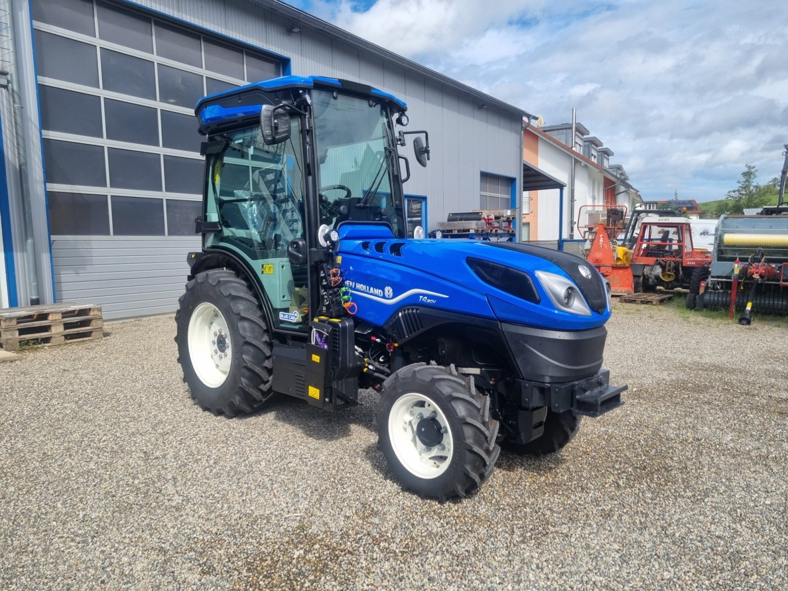 Schmalspurtraktor a típus New Holland T4.80V, Neumaschine ekkor: Sölden (Kép 5)