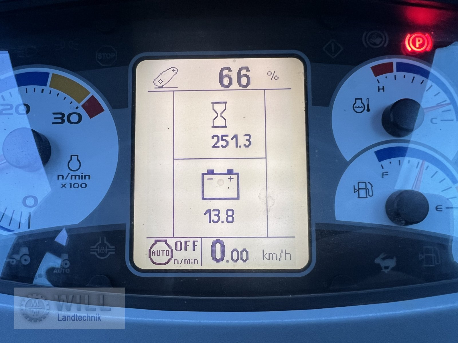Schmalspurtraktor des Typs New Holland T4.90V, Gebrauchtmaschine in Rudendorf (Bild 9)