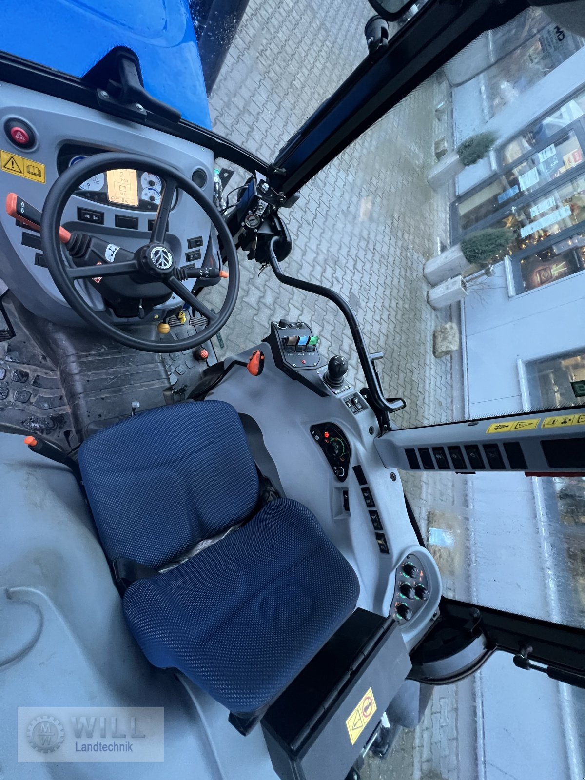 Schmalspurtraktor des Typs New Holland T4.90V, Gebrauchtmaschine in Rudendorf (Bild 7)