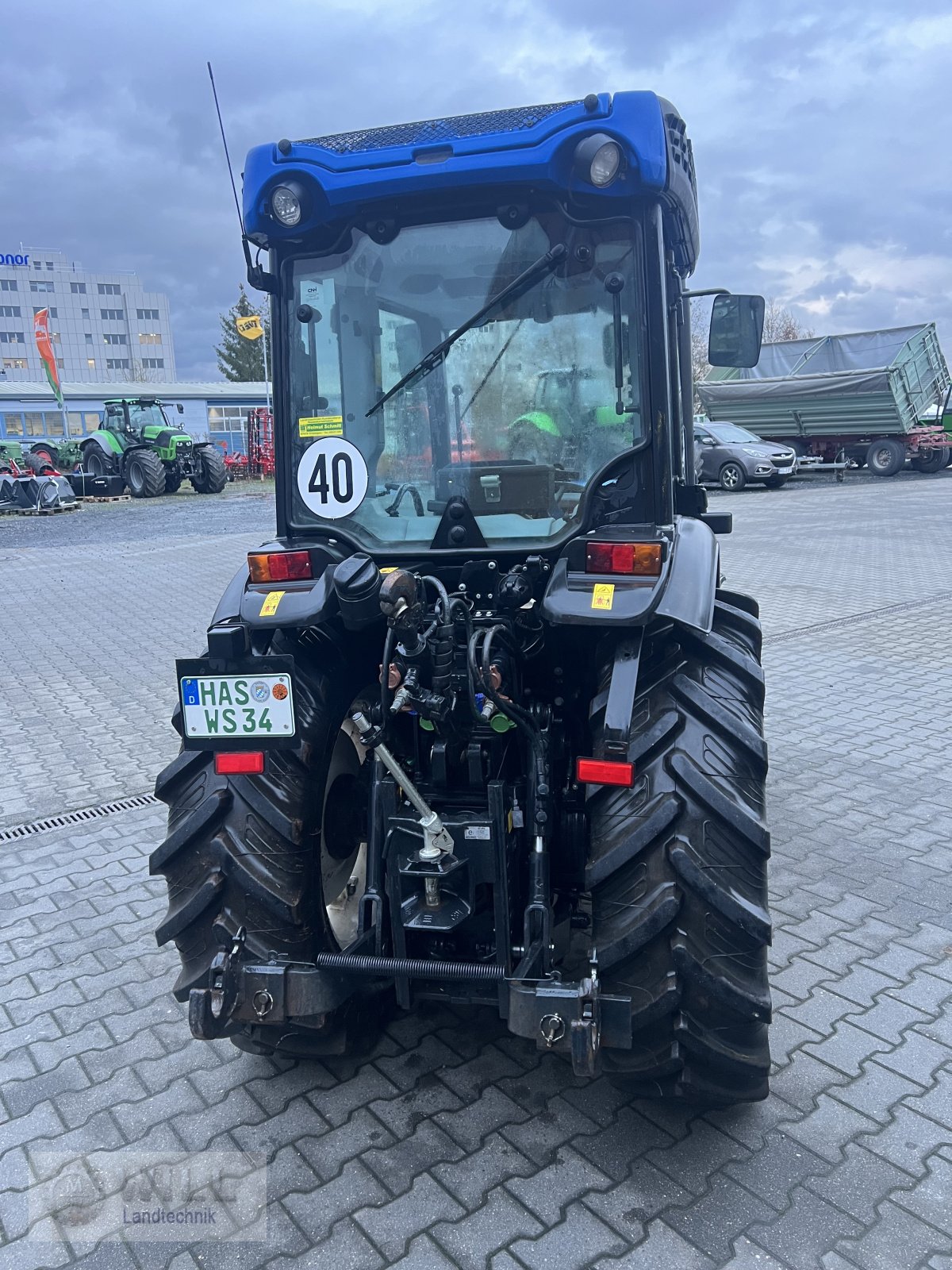 Schmalspurtraktor des Typs New Holland T4.90V, Gebrauchtmaschine in Rudendorf (Bild 4)
