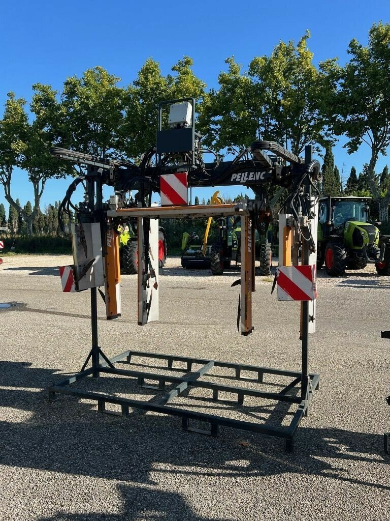 Schmalspurtraktor от тип Pellenc 1 RANG + 2 1/2 RANGS, Gebrauchtmaschine в SAINT ANDIOL (Снимка 7)
