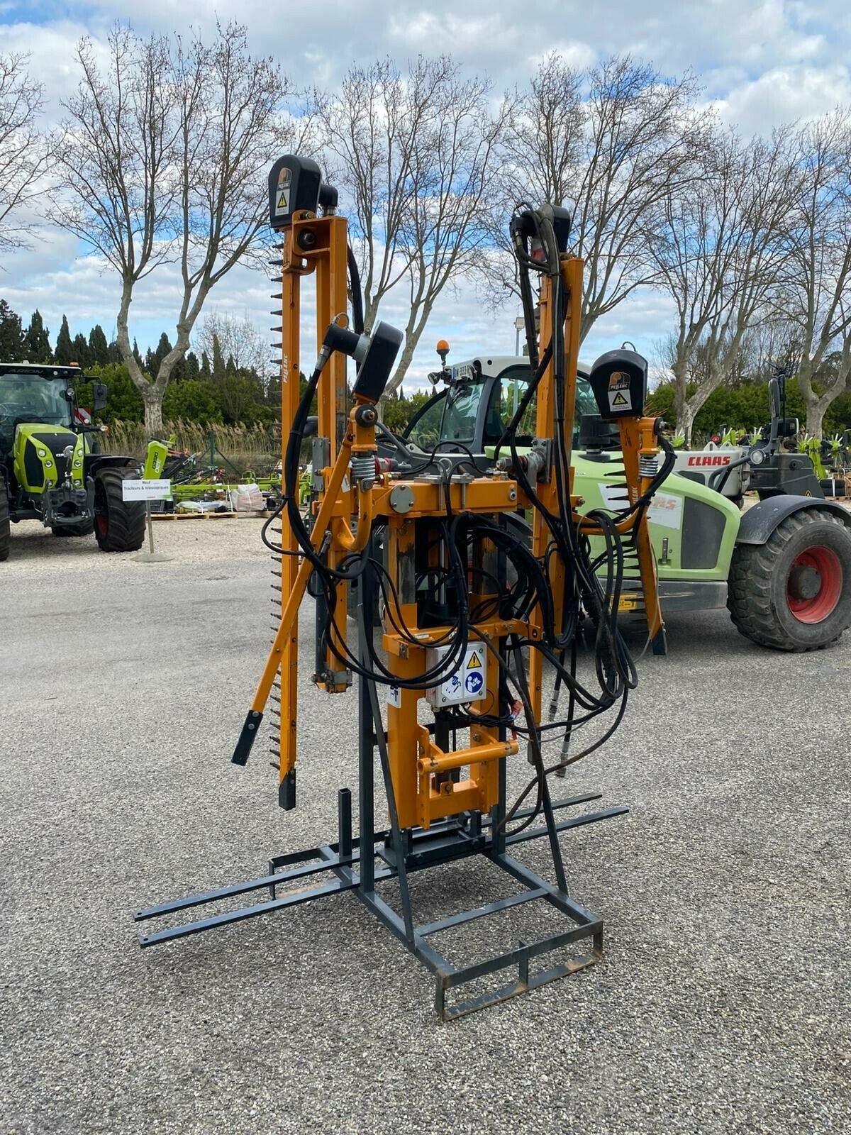 Schmalspurtraktor typu Pellenc ECIMEUSE A BALTS, Gebrauchtmaschine w SAINT ANDIOL (Zdjęcie 4)