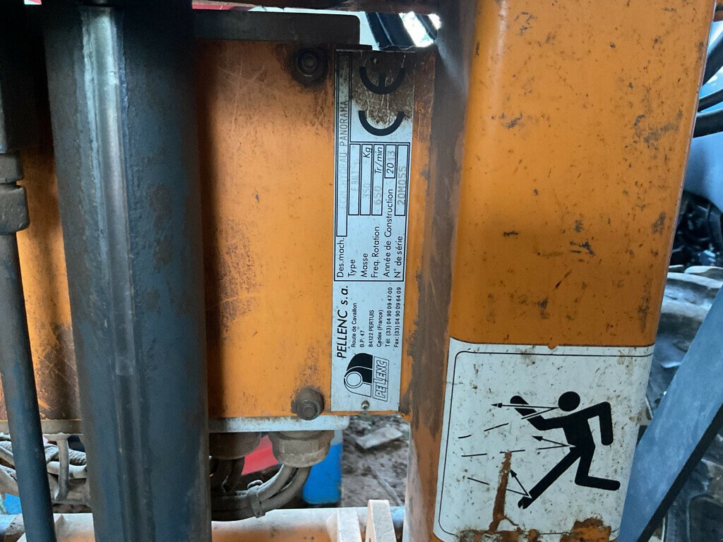 Schmalspurtraktor от тип Pellenc ECIMEUSE A BALTS, Gebrauchtmaschine в SAINT ANDIOL (Снимка 4)