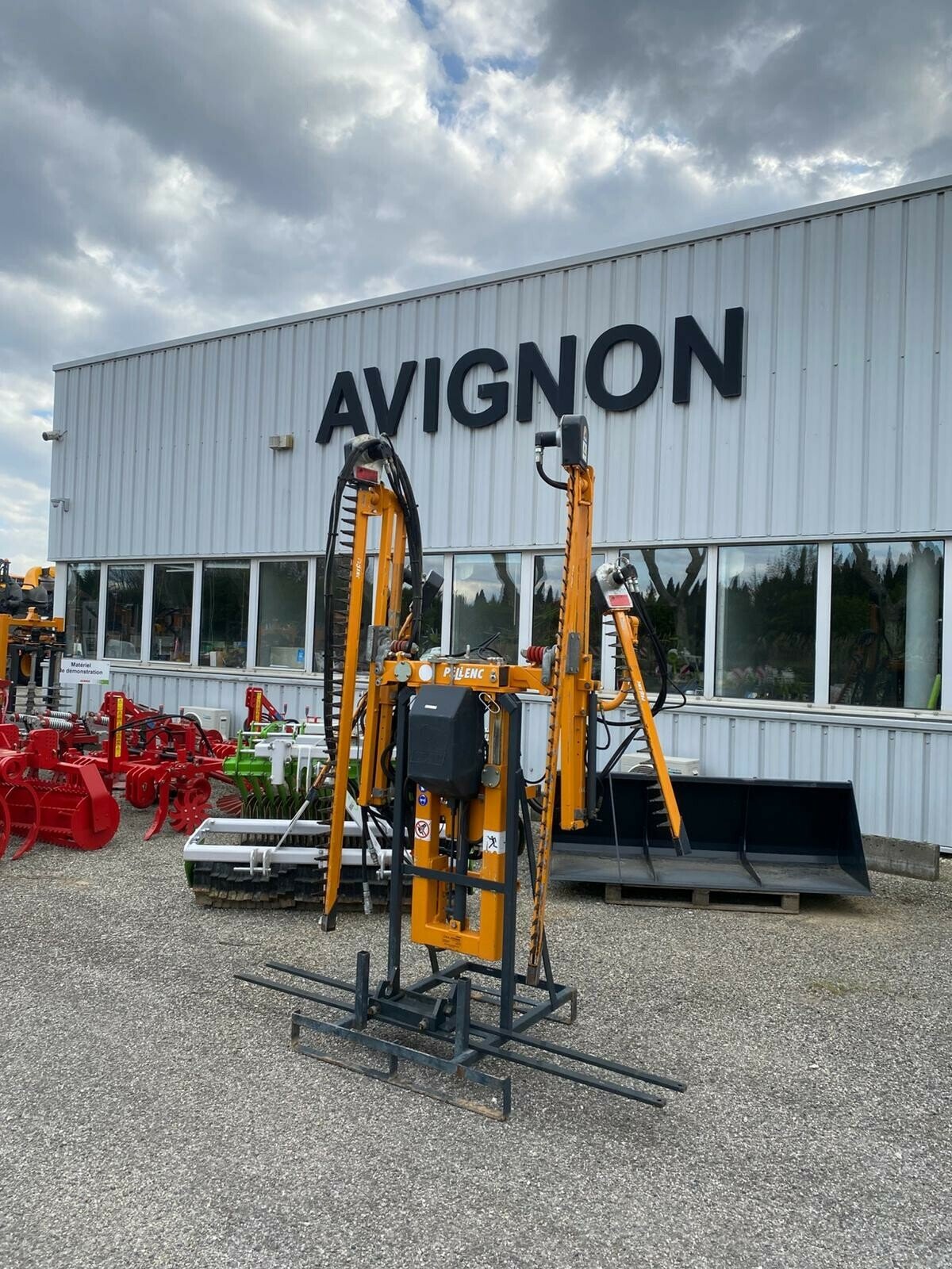 Schmalspurtraktor typu Pellenc ECIMEUSE A BALTS, Gebrauchtmaschine w SAINT ANDIOL (Zdjęcie 1)