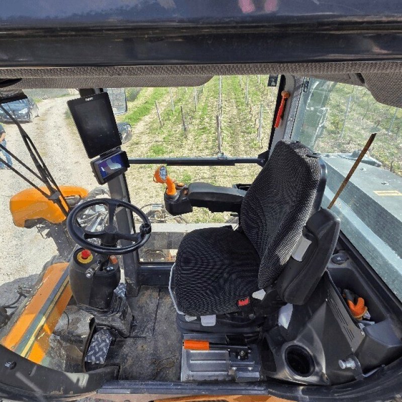 Schmalspurtraktor typu Pellenc ENJAMBEUR 240, Gebrauchtmaschine v Charnay-lès-macon (Obrázek 5)