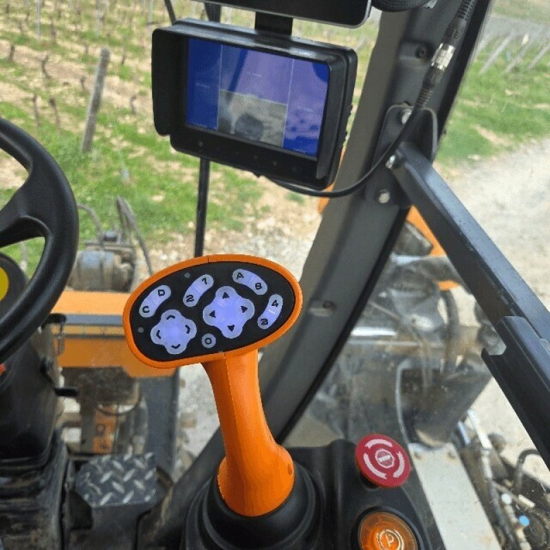 Schmalspurtraktor typu Pellenc ENJAMBEUR 240, Gebrauchtmaschine v Charnay-lès-macon (Obrázek 6)