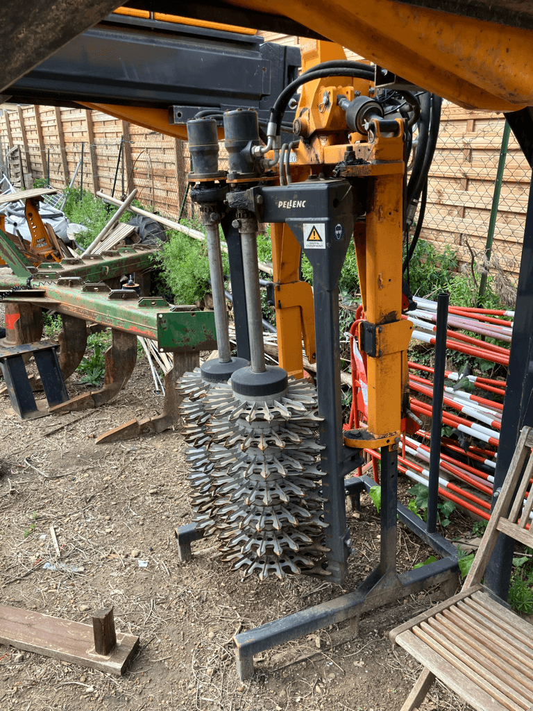 Schmalspurtraktor des Typs Pellenc PRETAILLEUSE POUR OPTIMUM, Gebrauchtmaschine in SAINT ANDIOL (Bild 3)