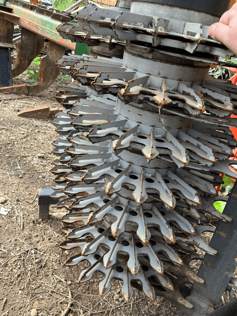 Schmalspurtraktor des Typs Pellenc PRETAILLEUSE POUR OPTIMUM, Gebrauchtmaschine in SAINT ANDIOL (Bild 4)