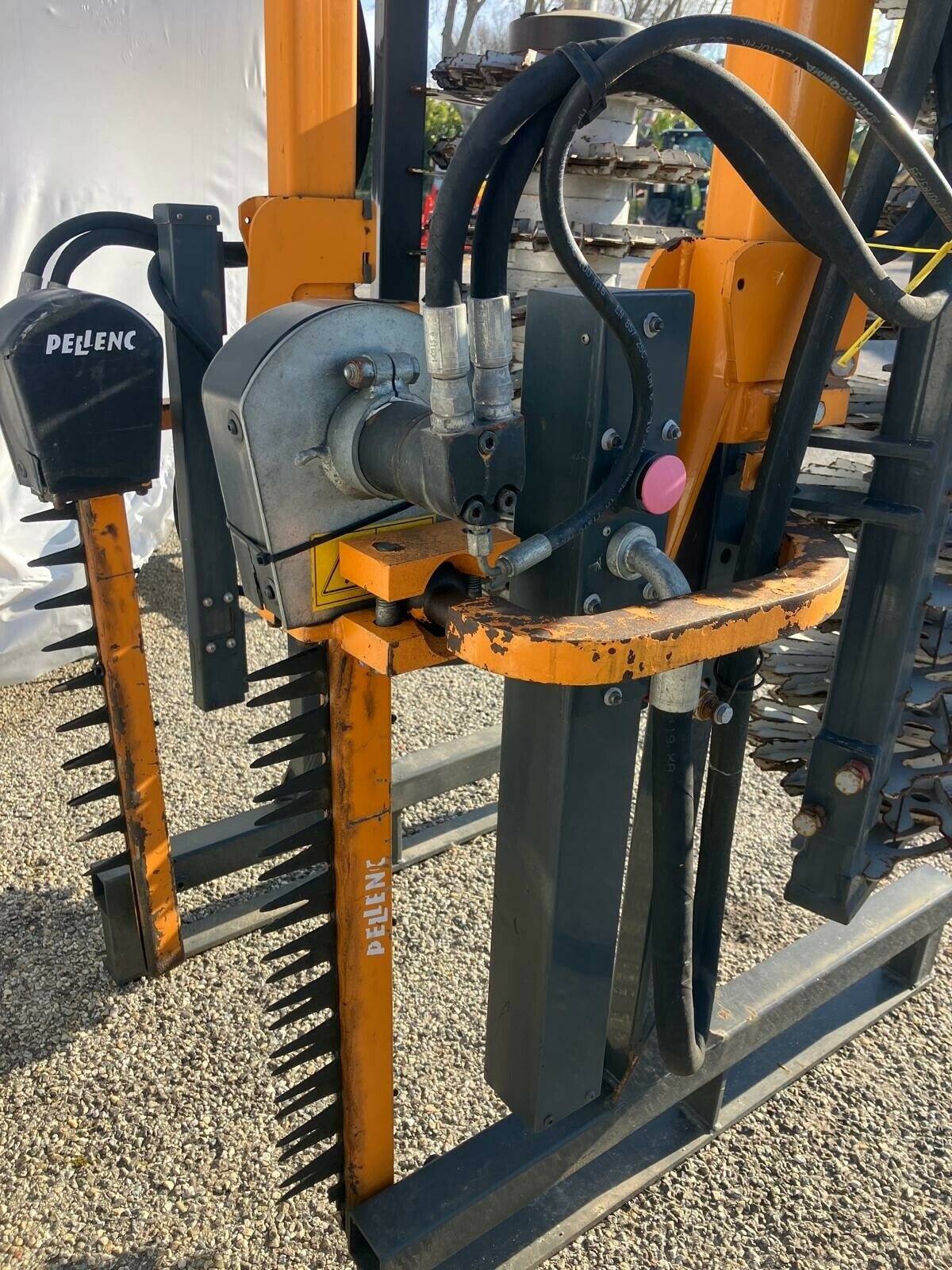 Schmalspurtraktor от тип Pellenc PRETAILLEUSE  POUR PORTEUR, Gebrauchtmaschine в SAINT ANDIOL (Снимка 9)