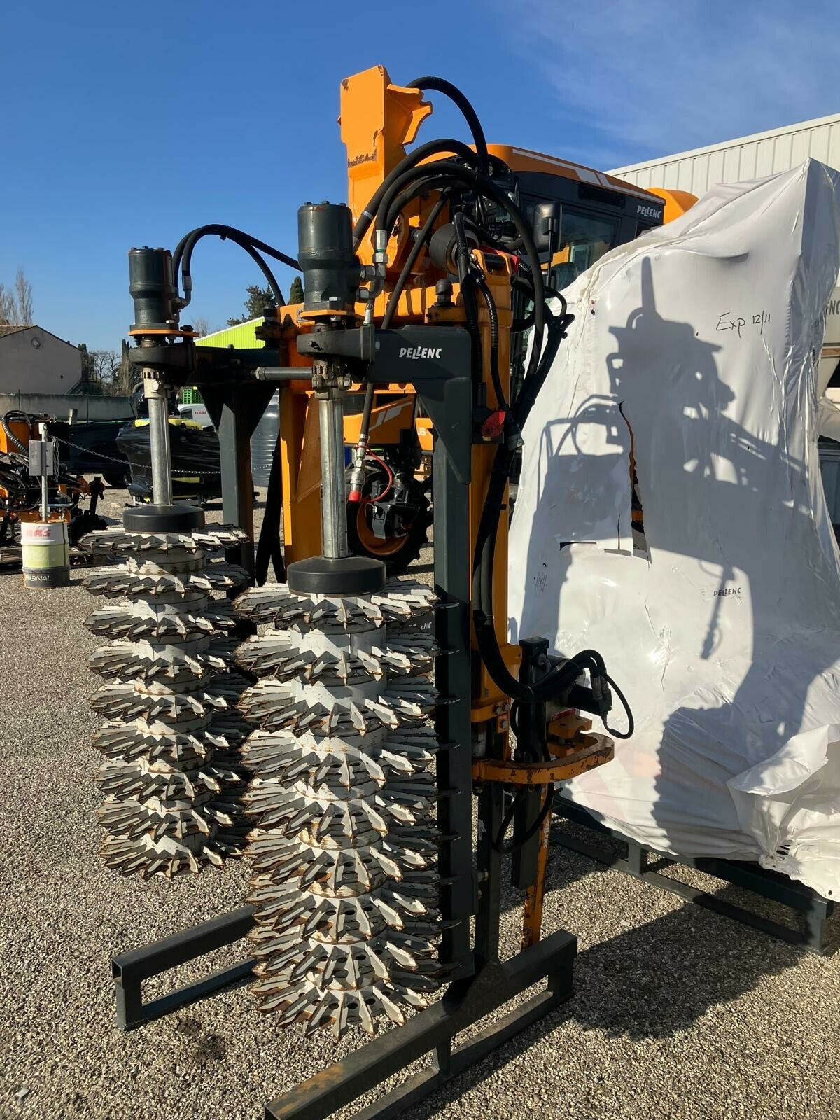 Schmalspurtraktor от тип Pellenc PRETAILLEUSE  POUR PORTEUR, Gebrauchtmaschine в SAINT ANDIOL (Снимка 11)