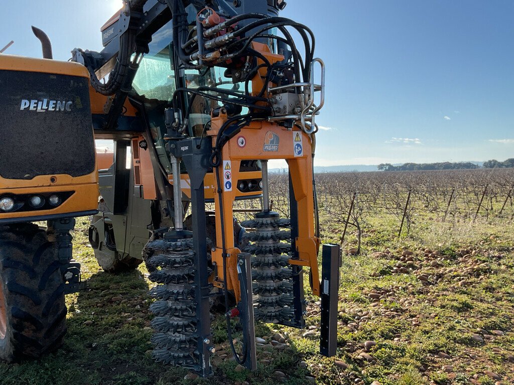 Schmalspurtraktor of the type Pellenc PRETAILLEUSE  POUR PORTEUR, Gebrauchtmaschine in SAINT ANDIOL (Picture 2)