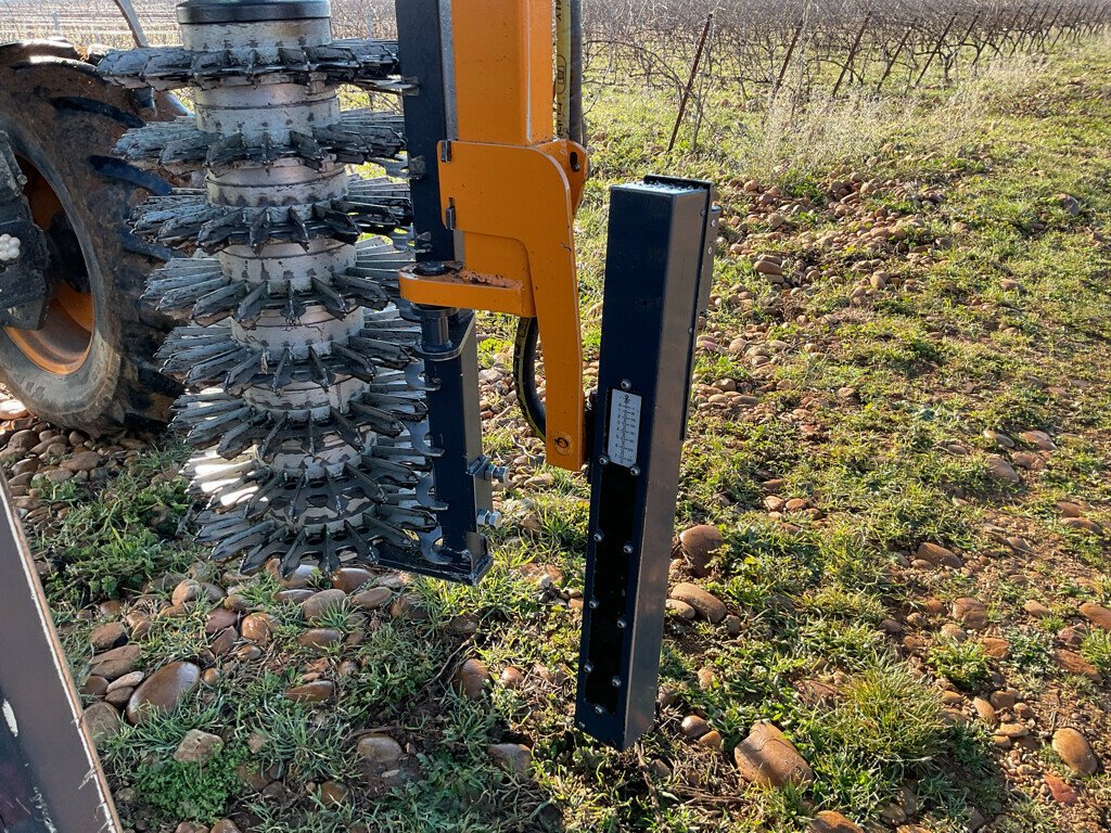 Schmalspurtraktor of the type Pellenc PRETAILLEUSE  POUR PORTEUR, Gebrauchtmaschine in SAINT ANDIOL (Picture 7)