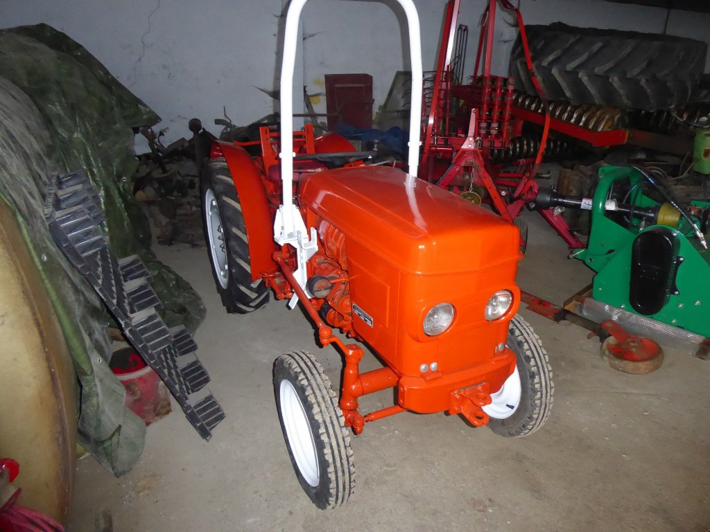 Schmalspurtraktor des Typs Renault 50, Gebrauchtmaschine in Marxheim (Bild 2)