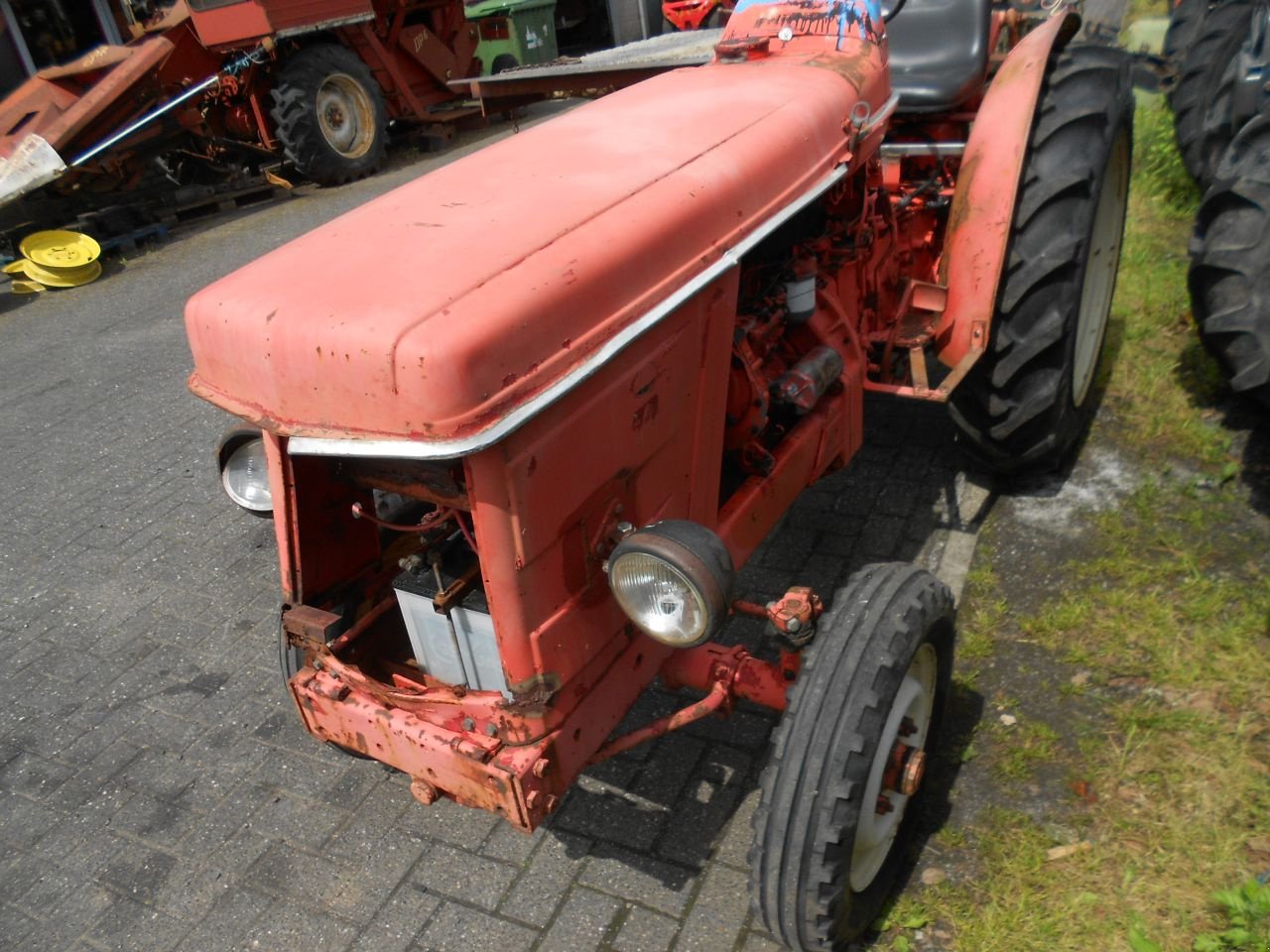 Schmalspurtraktor типа Renault super 7, Gebrauchtmaschine в Oirschot (Фотография 2)
