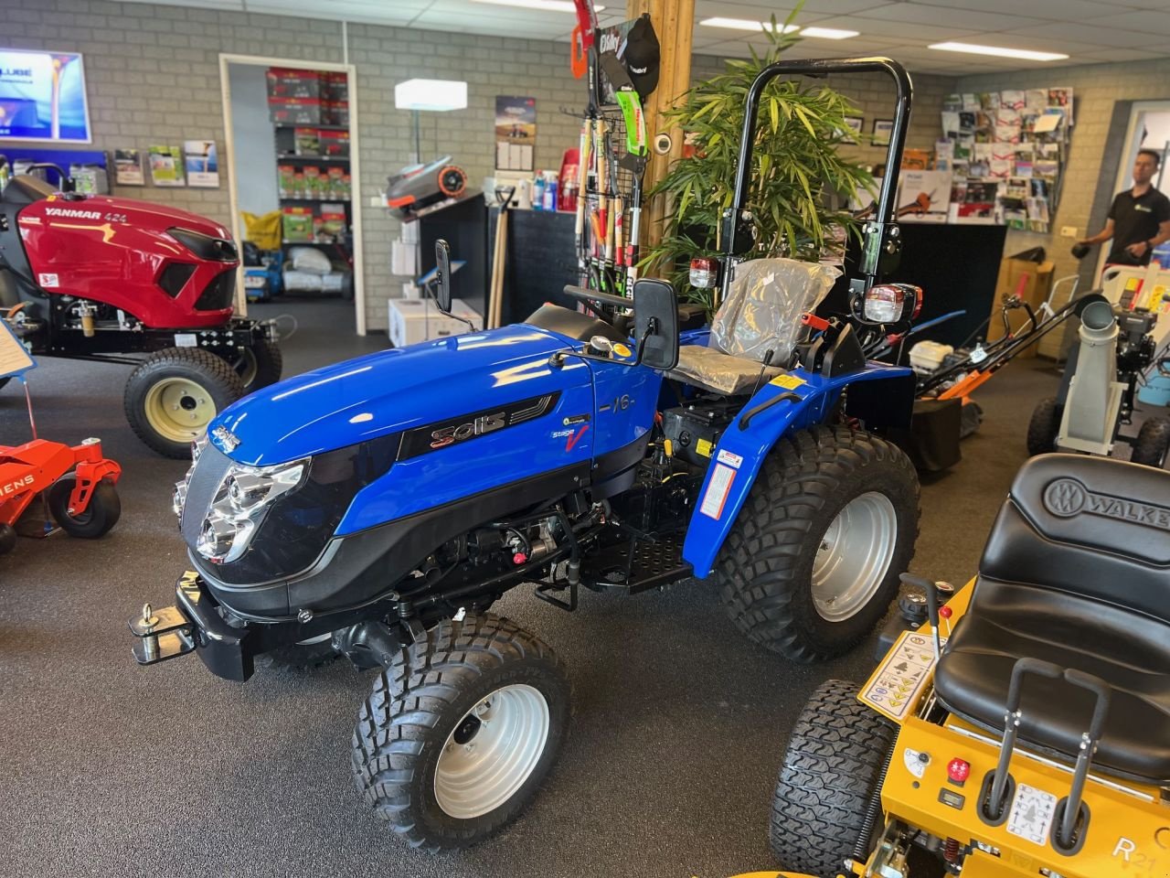 Schmalspurtraktor типа Solis S16, Neumaschine в MARIAHOUT (Фотография 3)