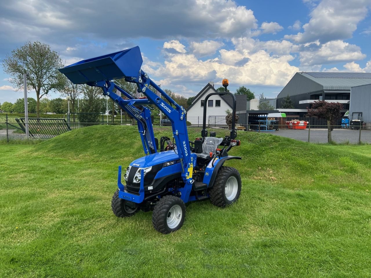 Schmalspurtraktor типа Solis S26 plus, Neumaschine в MARIAHOUT (Фотография 4)