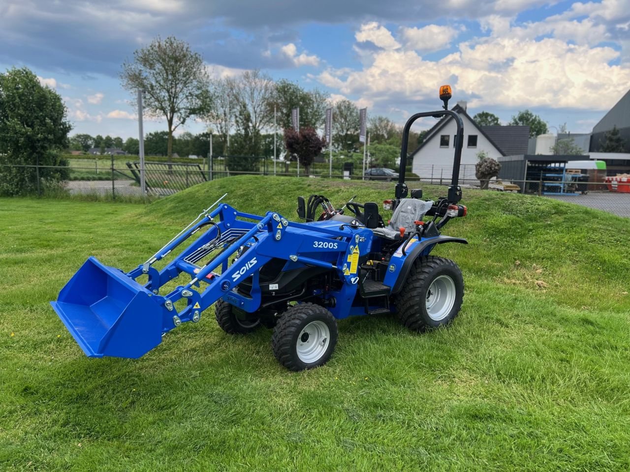 Schmalspurtraktor типа Solis S26 plus, Neumaschine в MARIAHOUT (Фотография 9)