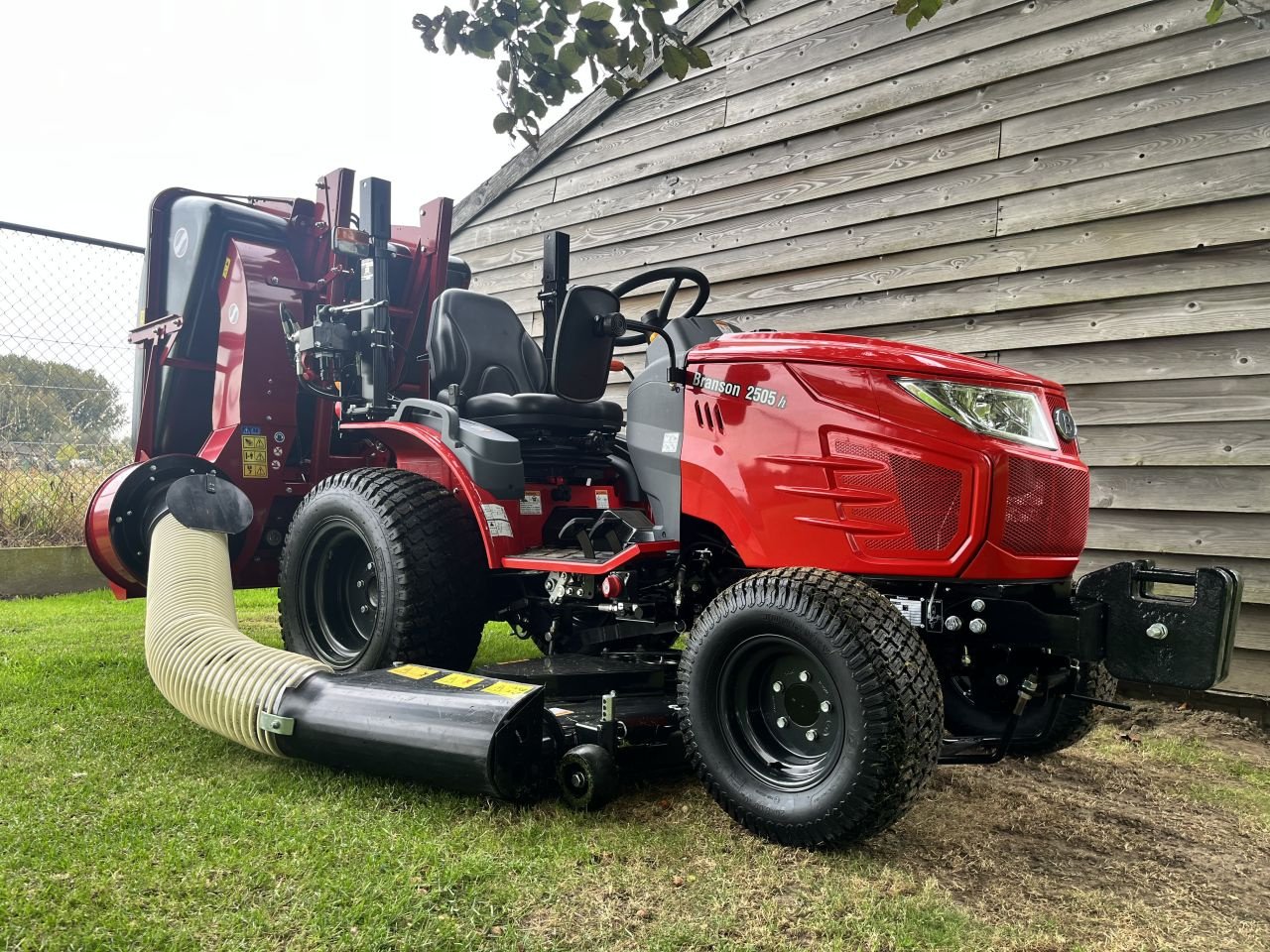 Schmalspurtraktor typu Sonstige Branson TYM 2505H, Neumaschine v Goor (Obrázek 5)