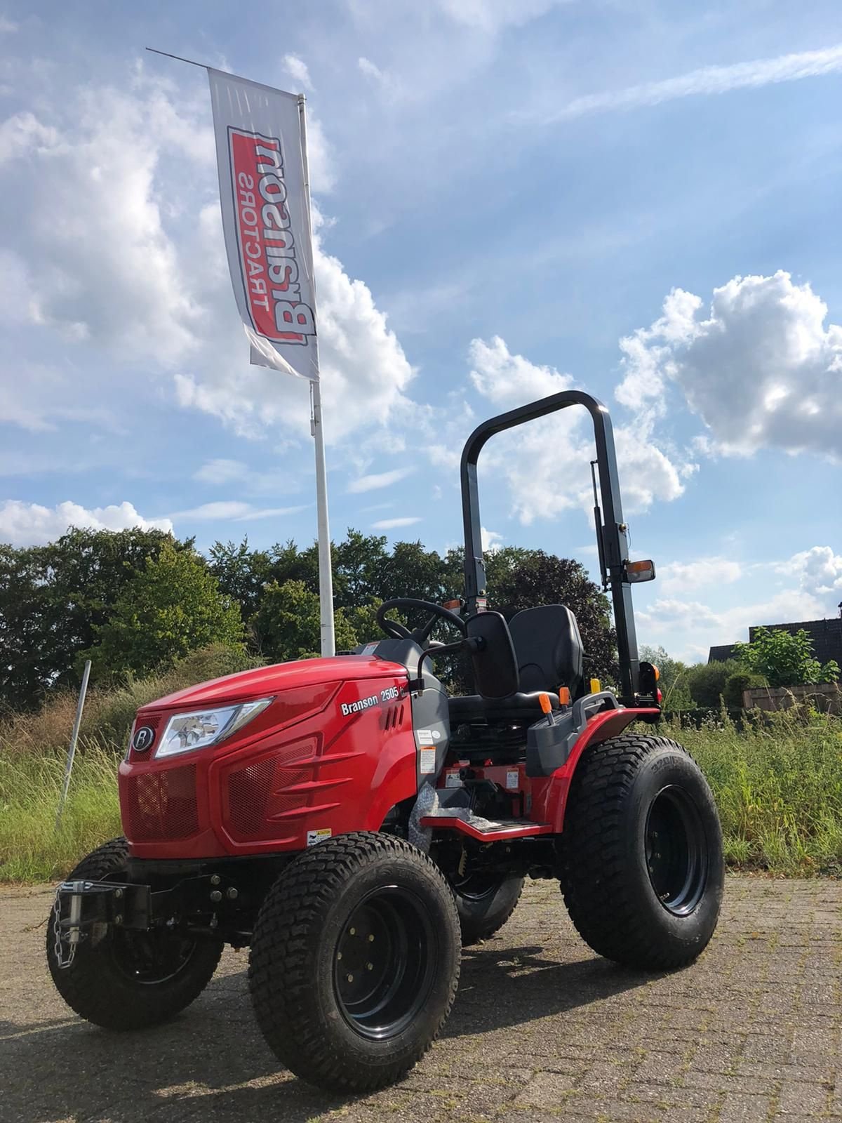 Schmalspurtraktor typu Sonstige Branson TYM 2505H, Neumaschine v Goor (Obrázek 3)