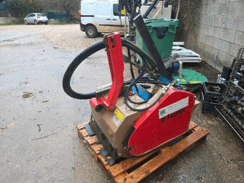 Schmalspurtraktor des Typs Sonstige BROYEUR A SARMENTS ROTABO 66, Gebrauchtmaschine in Charnay-lès-macon (Bild 1)