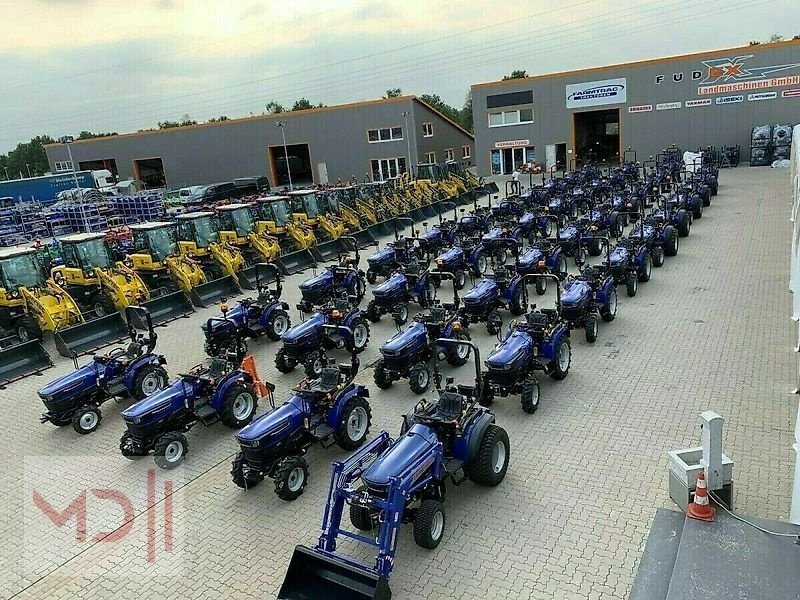 Schmalspurtraktor des Typs Sonstige FARMTRAC 26 MIT RASENBEREIFUNG, Neumaschine in Zeven (Bild 19)