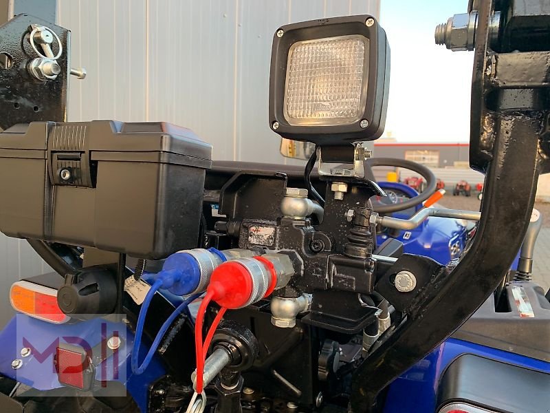 Schmalspurtraktor des Typs Sonstige FARMTRAC 26 MIT RASENBEREIFUNG, Neumaschine in Zeven (Bild 16)