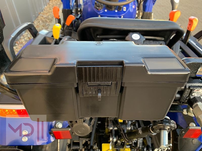 Schmalspurtraktor des Typs Sonstige FARMTRAC 26 MIT RASENBEREIFUNG, Neumaschine in Zeven (Bild 15)