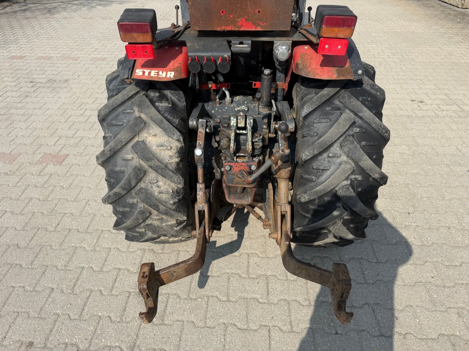 Schmalspurtraktor du type Steyr 8055 A, Gebrauchtmaschine en Neureichenau (Photo 11)