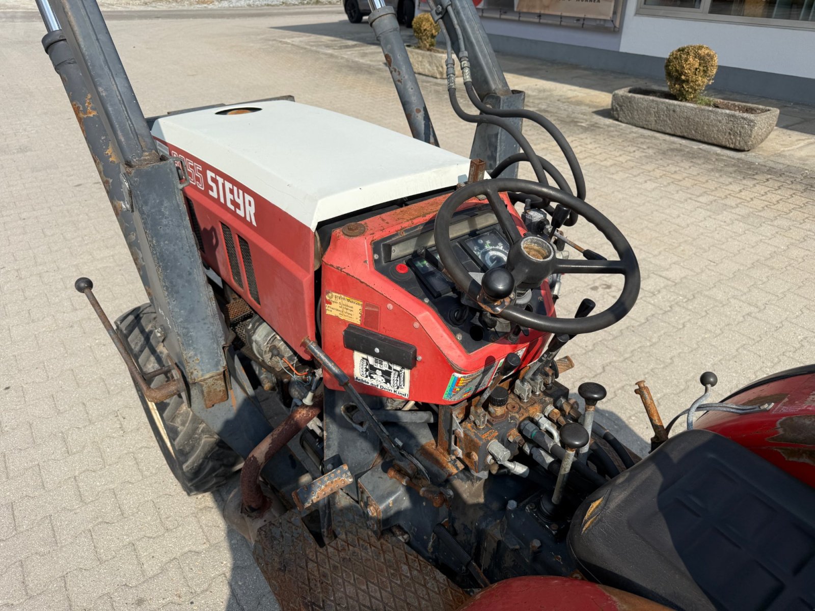 Schmalspurtraktor du type Steyr 8055 A, Gebrauchtmaschine en Neureichenau (Photo 13)