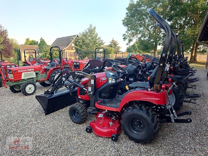 Schmalspurtraktor des Typs TYM T194, Neumaschine in Grischow (Bild 2)