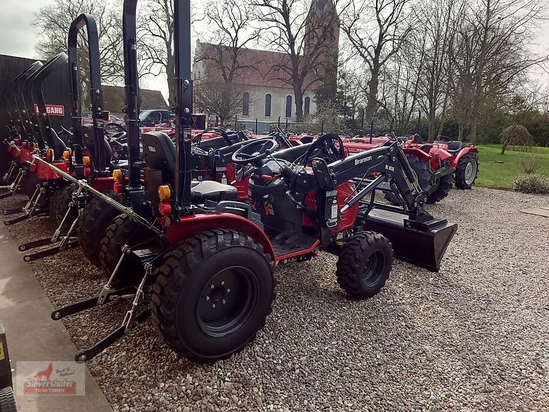 Schmalspurtraktor des Typs TYM T255H, Neumaschine in Grischow (Bild 4)