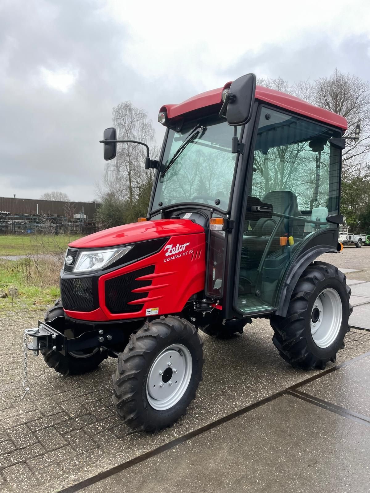 Schmalspurtraktor des Typs Zetor Compax HT 25, Neumaschine in Goor (Bild 2)
