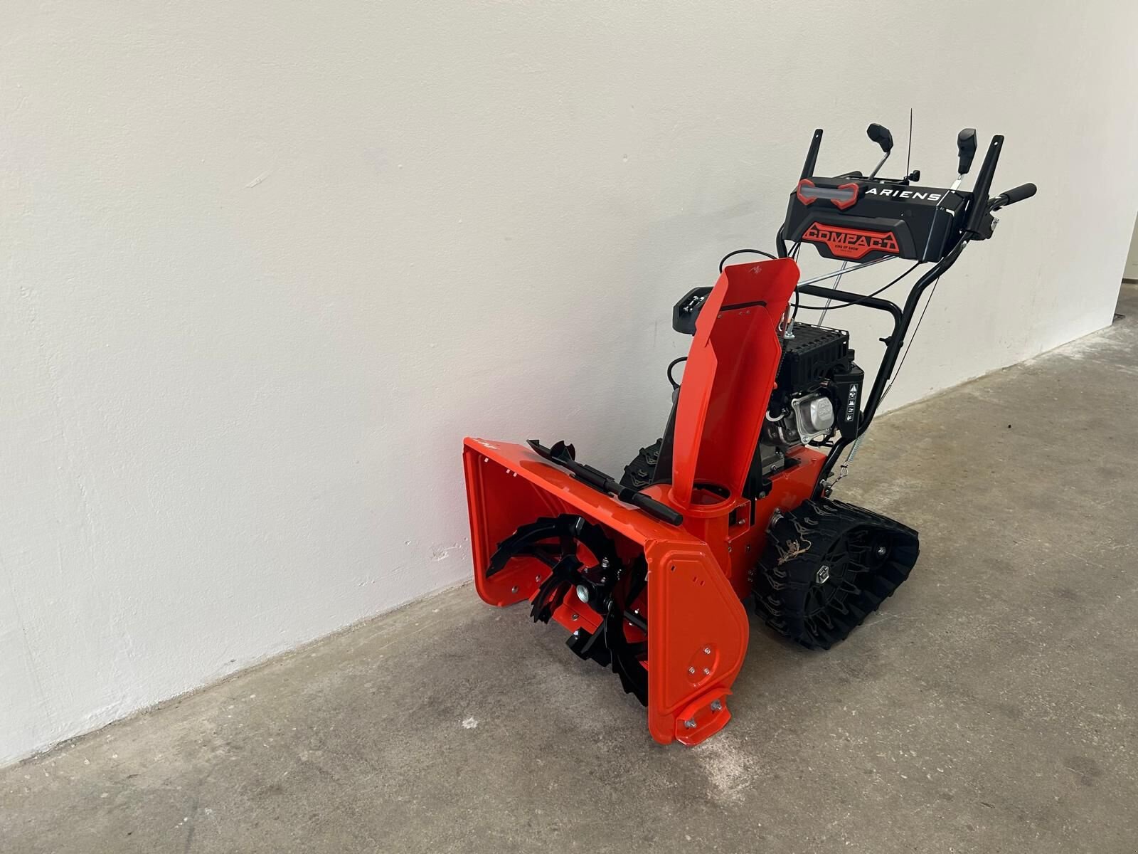 Schneefräse Türe ait Ariens ST24 DLET Compact Rapid Track, Neumaschine içinde Kirchdorf (resim 1)