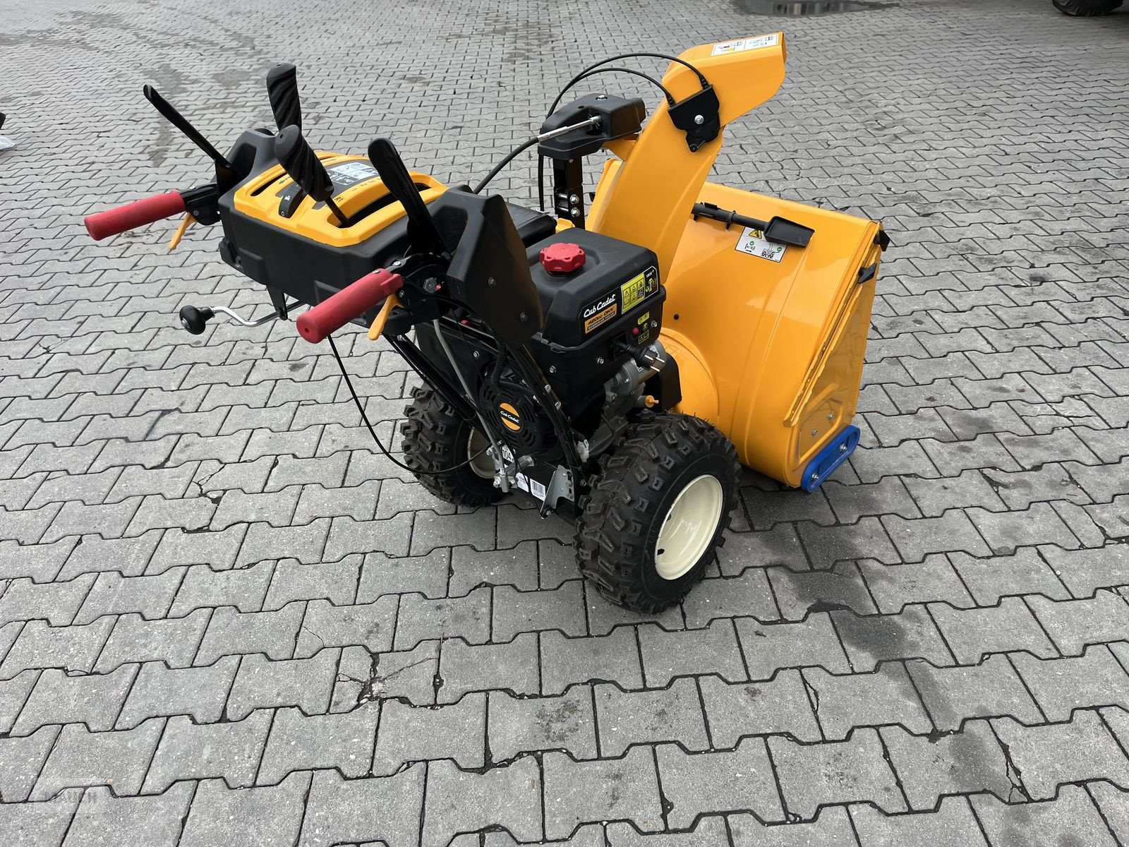 Schneefräse van het type Cub Cadet Schneefräse XS3-71 SWE, Gebrauchtmaschine in Burgkirchen (Foto 9)