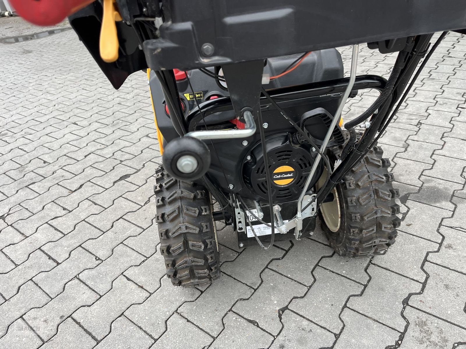 Schneefräse van het type Cub Cadet Schneefräse XS3-71 SWE, Gebrauchtmaschine in Burgkirchen (Foto 11)