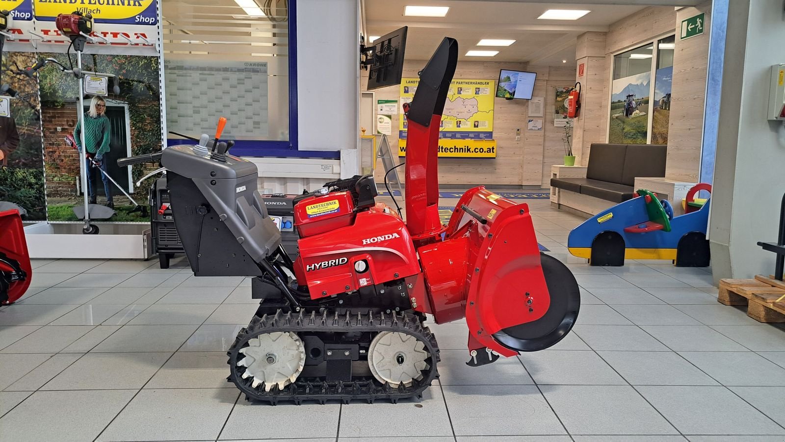 Schneefräse des Typs Honda HSM 1380i TD, Gebrauchtmaschine in Villach (Bild 4)